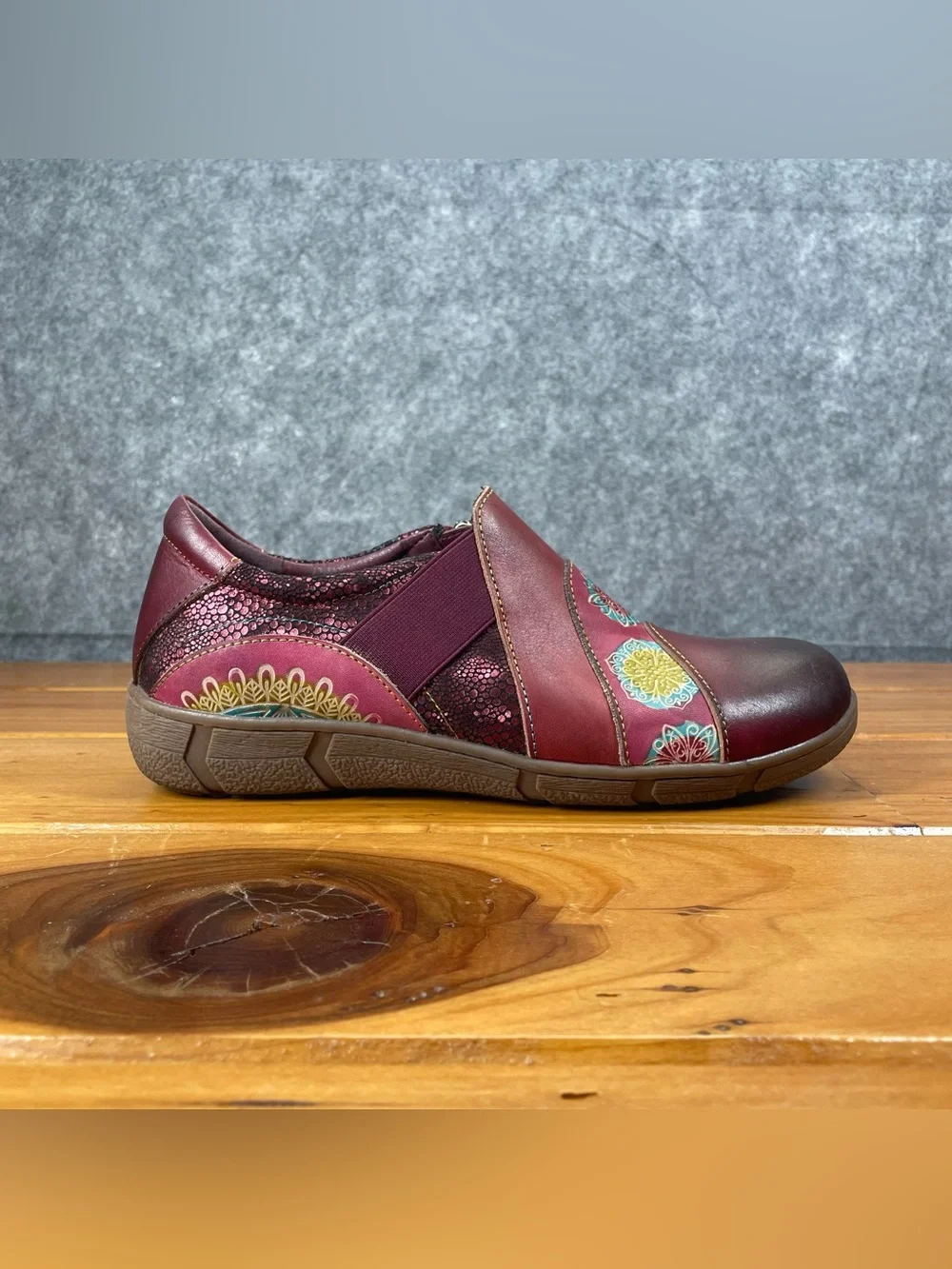 L'Artiste Spring Step Lata Womens Size 8.5 EU 39 Burgundy Leather Floral Loafers